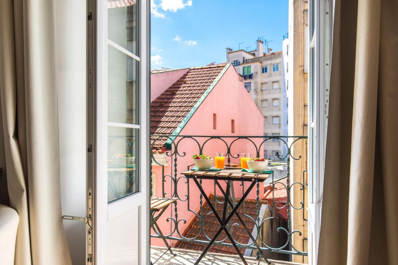 Lejlighed Lovelystay - Sunny Flat W/ Balcony Overseeing Graca And River