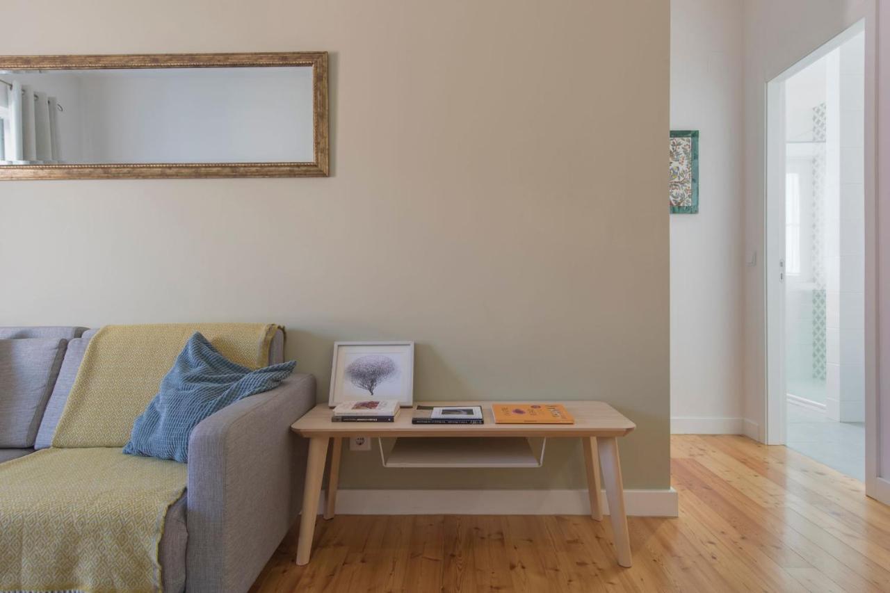 Lovelystay - Sunny Flat W/ Balcony Overseeing Graca And River Lejlighed *