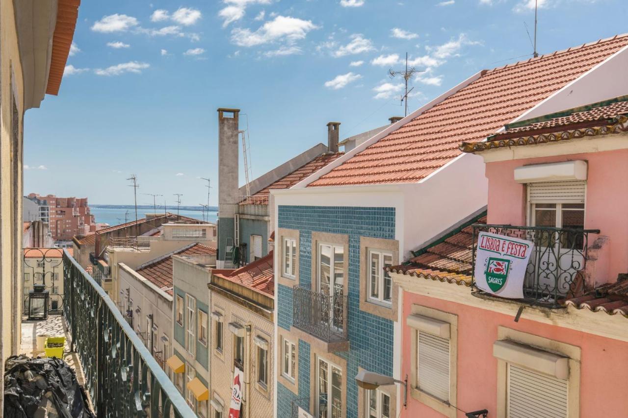 Lejlighed Lovelystay - Sunny Flat W/ Balcony Overseeing Graca And River *