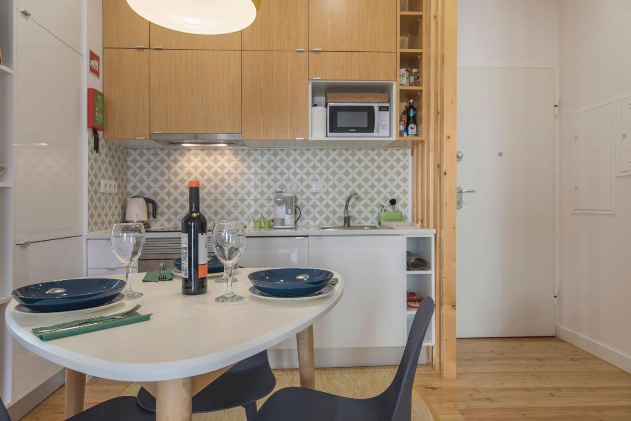 Lejlighed Lovelystay - Sunny Flat W/ Balcony Overseeing Graca And River *
