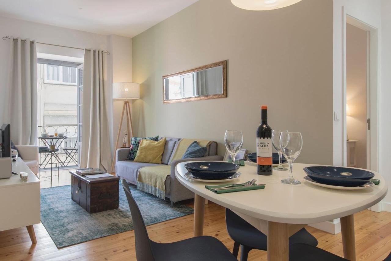 Lovelystay - Sunny Flat W/ Balcony Overseeing Graca And River Lejlighed Lisboa