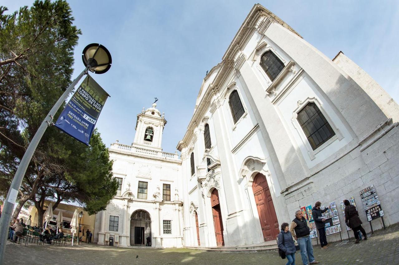 Lovelystay - Sunny Flat W/ Balcony Overseeing Graca And River Lejlighed Lisboa