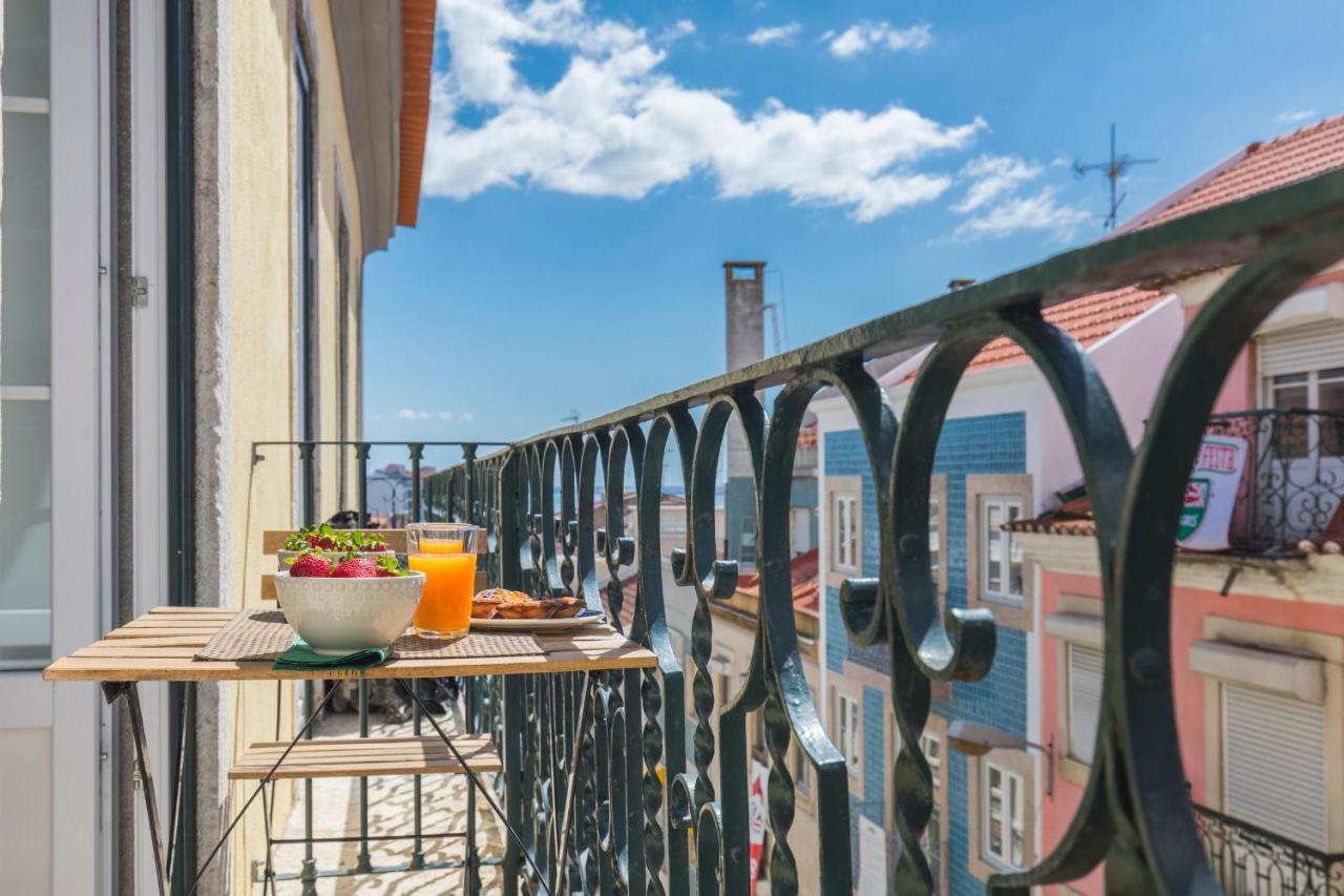 Lovelystay - Sunny Flat W/ Balcony Overseeing Graca And River Lejlighed *