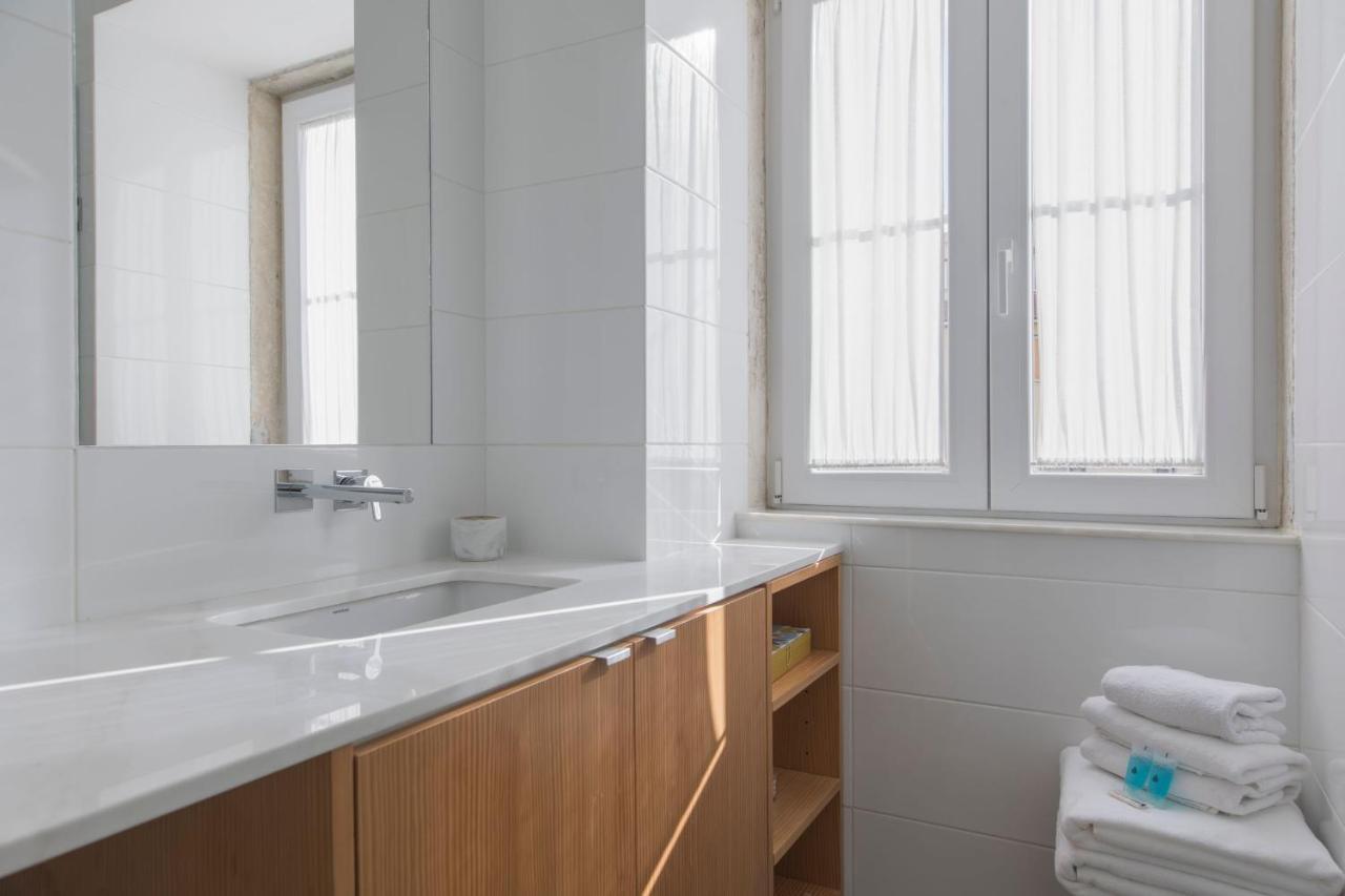 Lovelystay - Sunny Flat W/ Balcony Overseeing Graca And River Lejlighed *