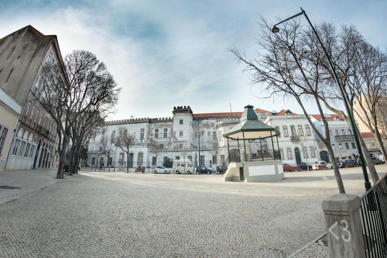Lovelystay - Sunny Flat W/ Balcony Overseeing Graca And River Lejlighed *